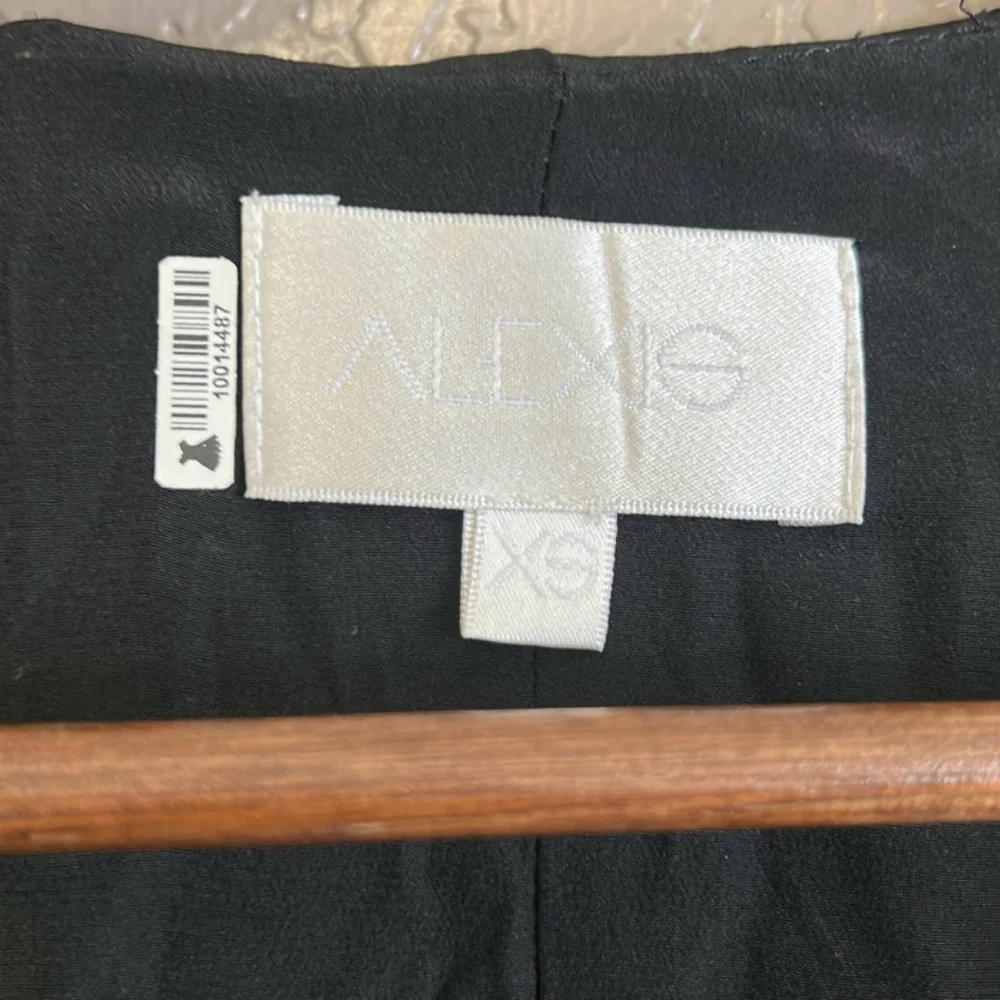 Alexis Cap Sleeve Crew Neck Front Zip Lace Overlay A-line Dress - Picture 4 of 7